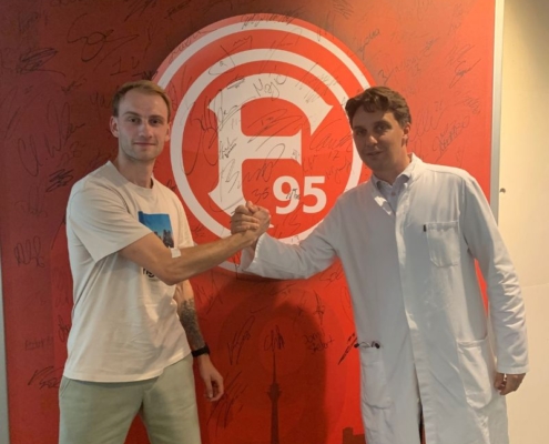 Fortuna Düsseldorf Futsalspieler im CardioCentrum Düsseldorf mit Herrn Dr. Berr