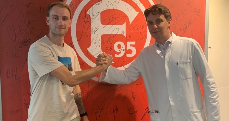 Fortuna Düsseldorf Futsalspieler im CardioCentrum Düsseldorf mit Herrn Dr. Berr